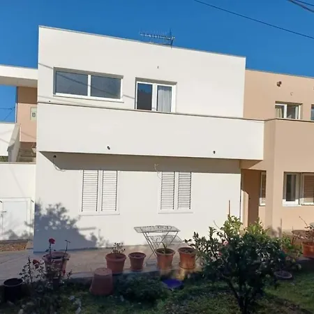 Ornela דירה טרוגיר