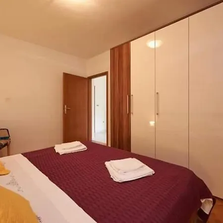 דירה Ornela