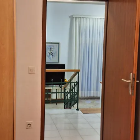Ornela דירה *