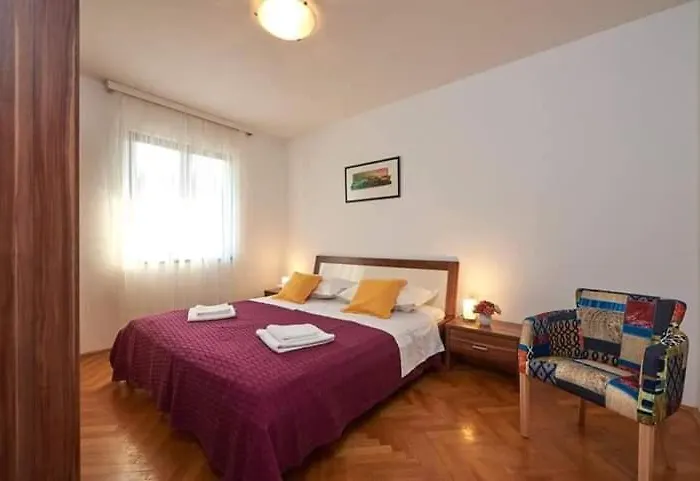Ornela Apartment