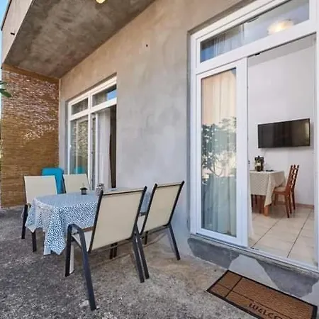 Ornela Apartment
