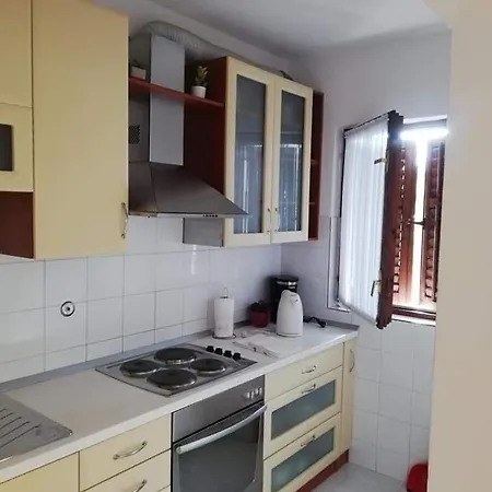 Ornela Apartment