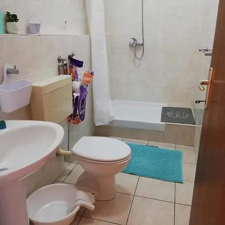 Ornela Apartment *