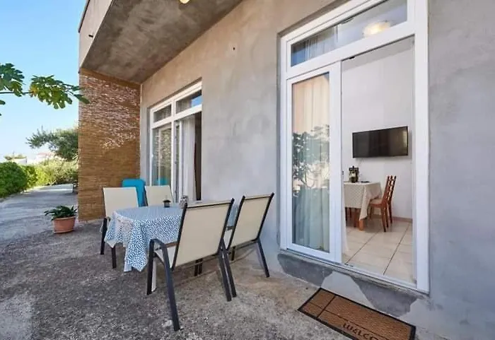 Ornela Apartment
